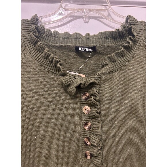 New BTFBM Sweater Women’s Size XL Green Long Sleeve 1/4 Button Front Ruffle Neck - Picture 2 of 6